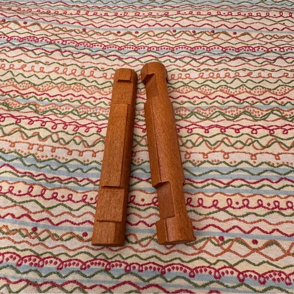Wooden building toys like Lincoln Logs notched for building structures 109pieces